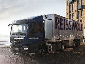 Ein REISSWOLF Mobil. Schredder. am Hamburger Hafen