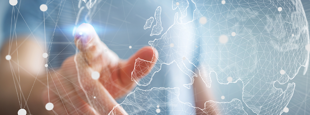 Hand berührt eine virtuelle Weltkugel, symbolisiert das Standortnetzwerk von REISSWOLF.