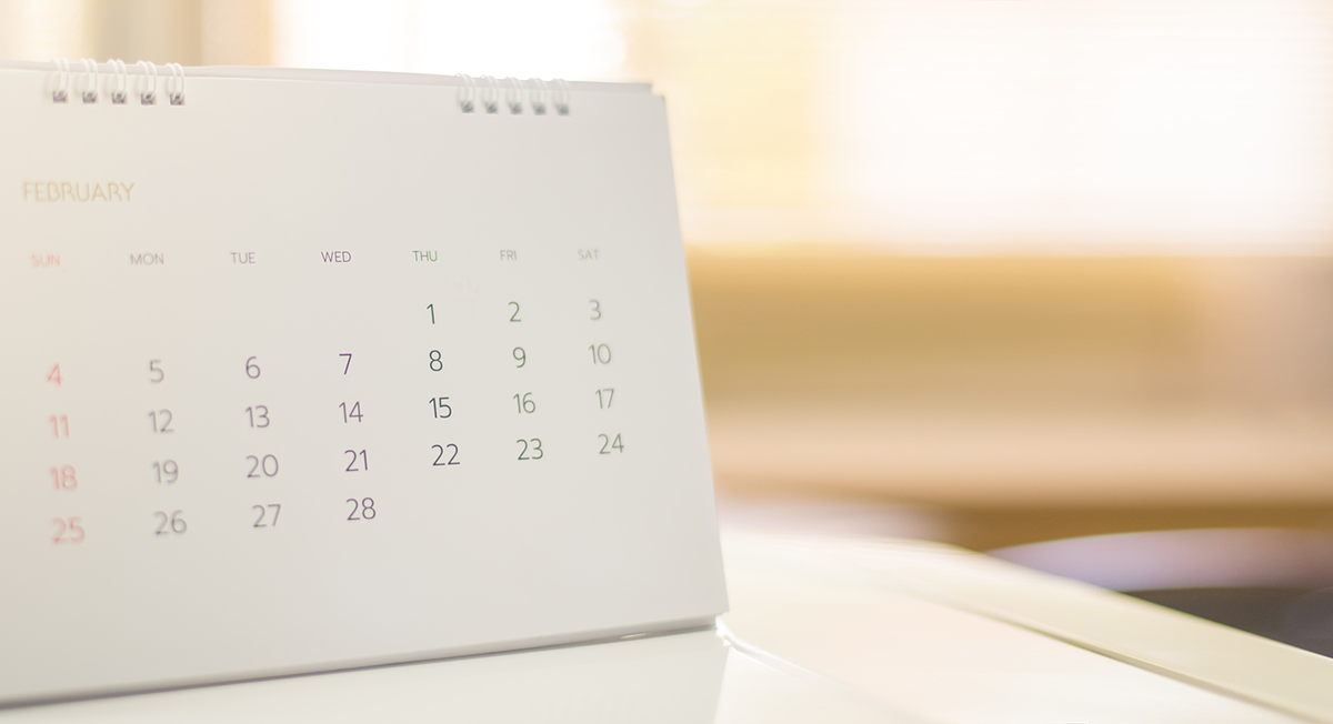 Ein Aufstellkalender auf einem Tisch