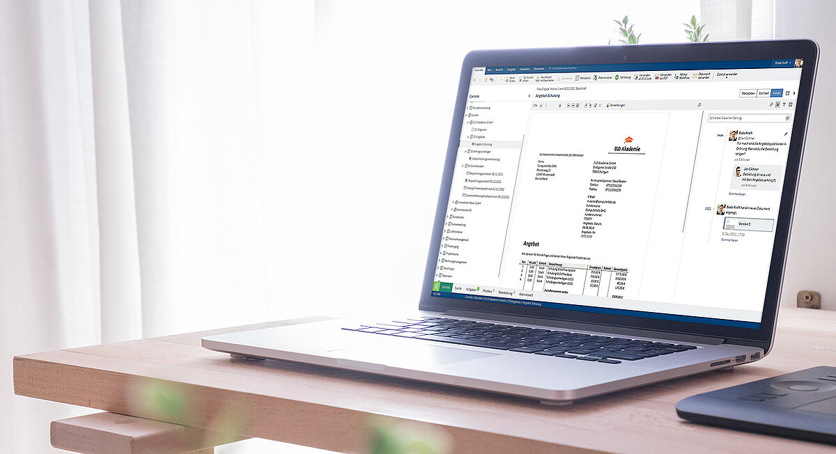 Nahaufnahme eines Laptops mit der ELO ECM-Software-Ansicht